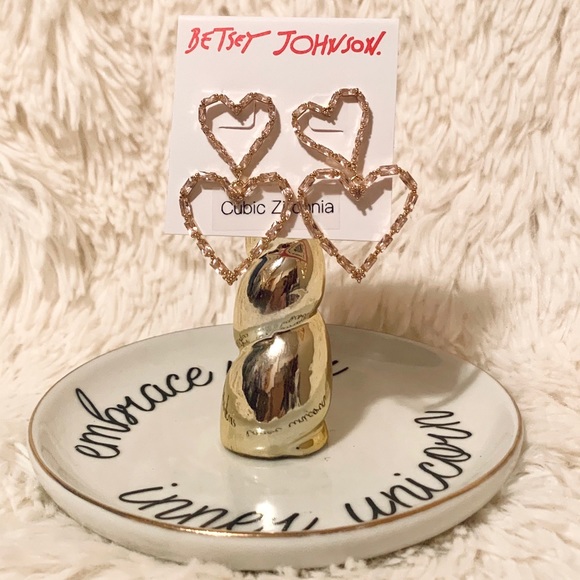 NWT Betsey Johnson crystal cuties heart earrings - Picture 6 of 7